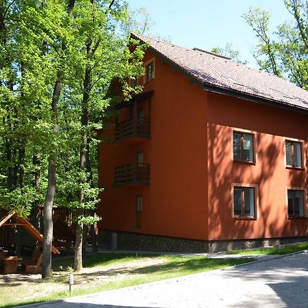 Praha Park Hotel Uzhhorod Ngoại thất bức ảnh
