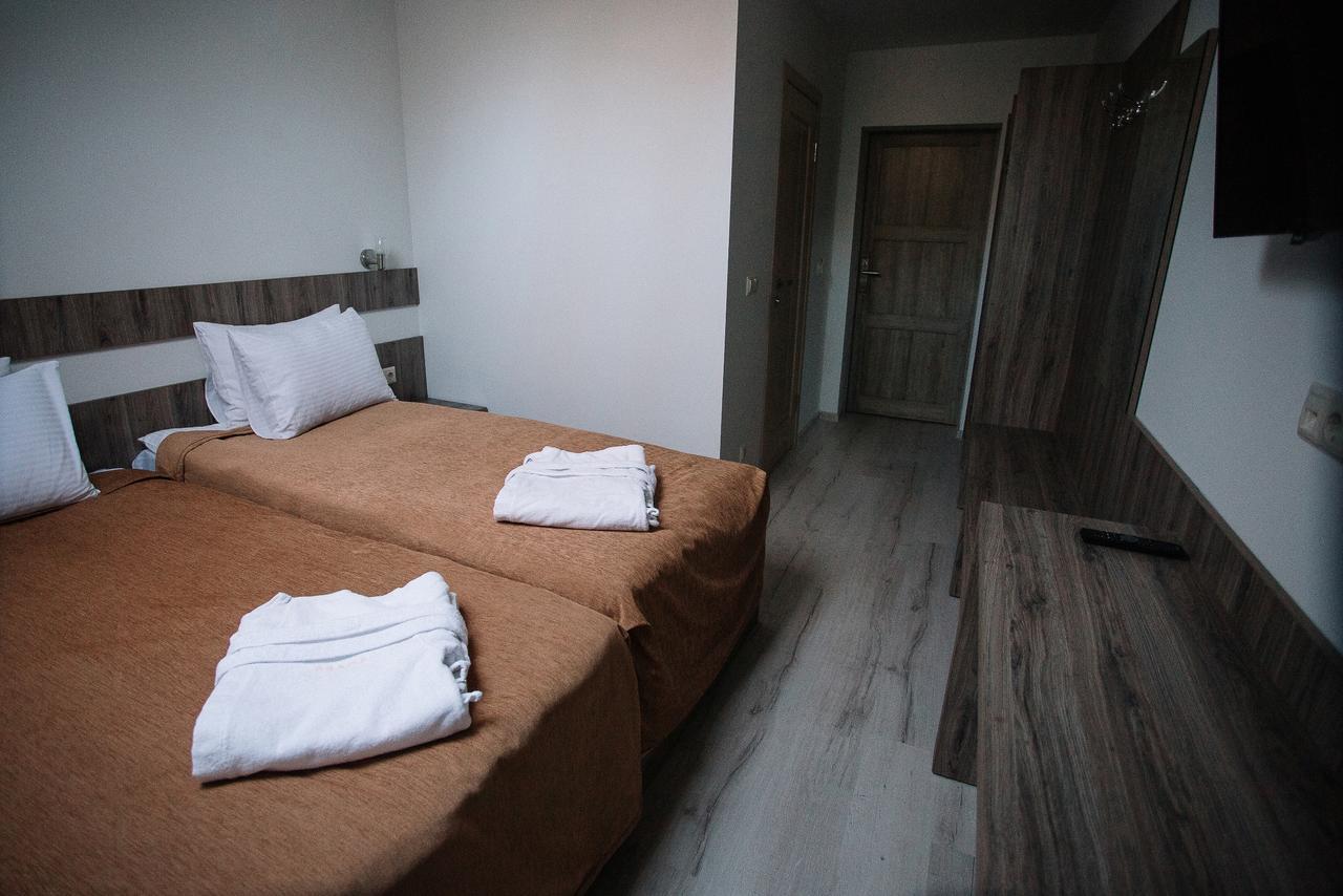 Praha Park Hotel Uzhhorod Ngoại thất bức ảnh